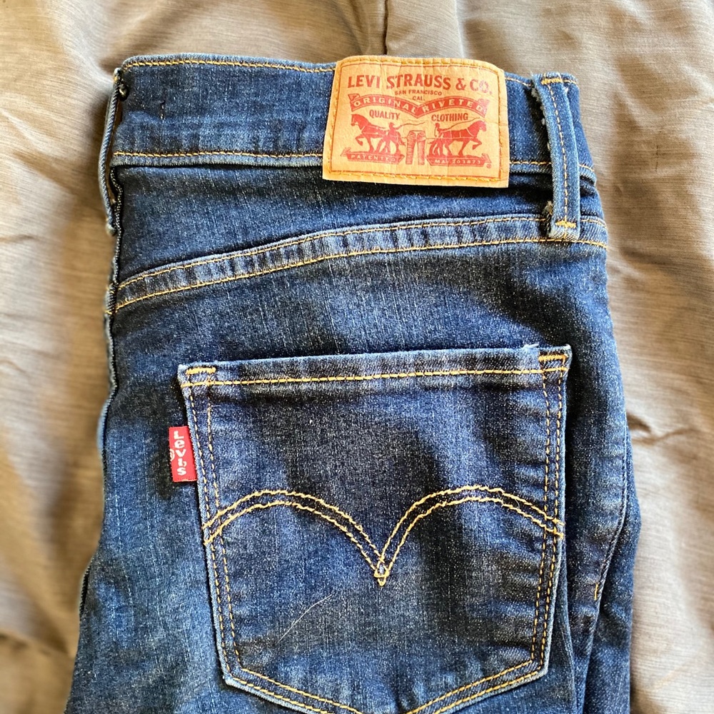 - Levi’s - 720 High Rise Super Skinny -